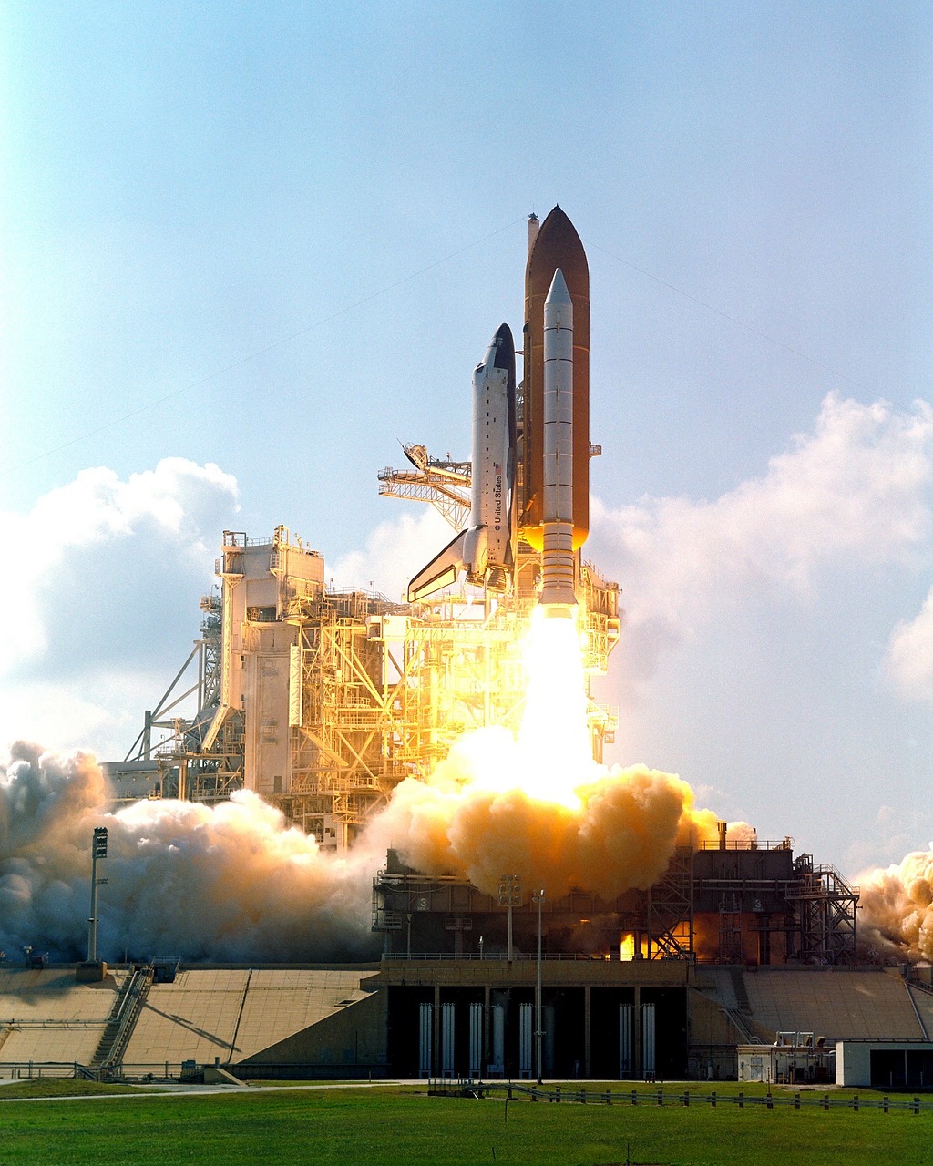atlantis space shuttle launch mission free photo