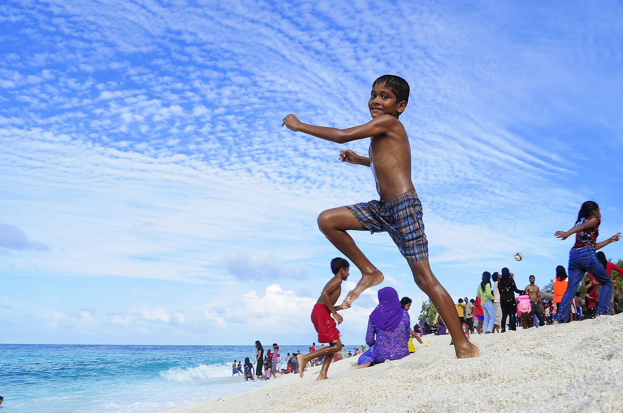 atoll beach couple free photo