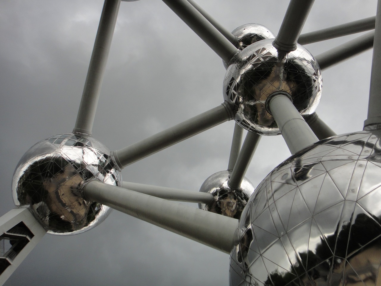 atom atomium brussels free photo