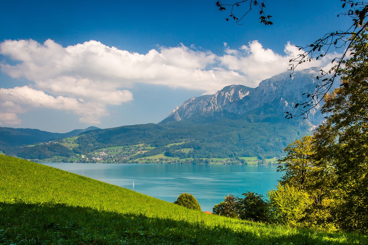 attersee  hell mountains  bergsee free photo