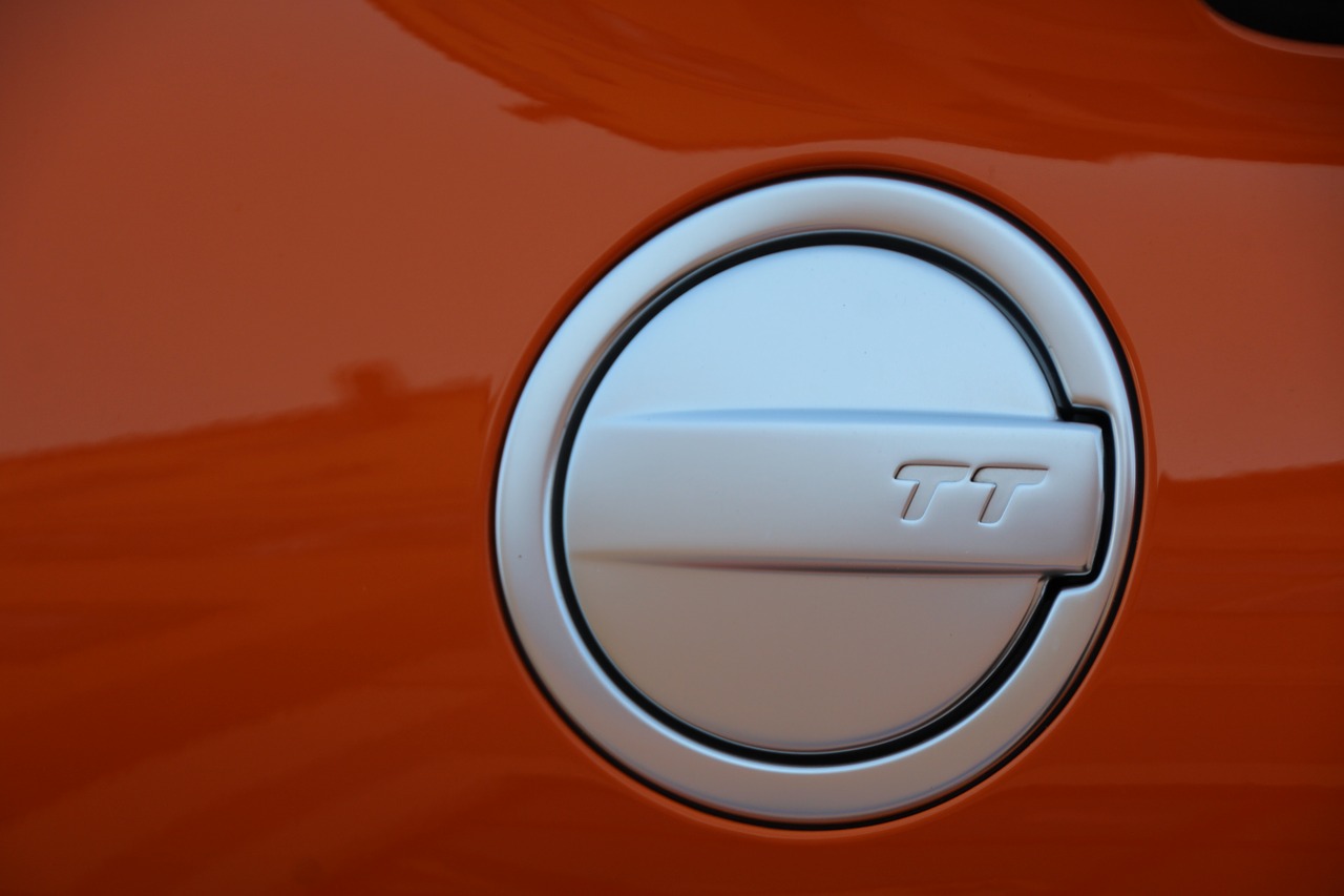 audi tt fuel tank cap orange free photo