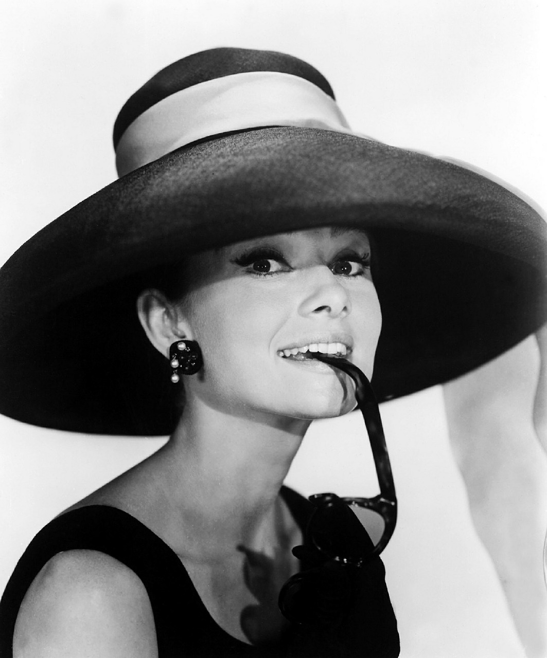 audrey hepburn actress movie free photo