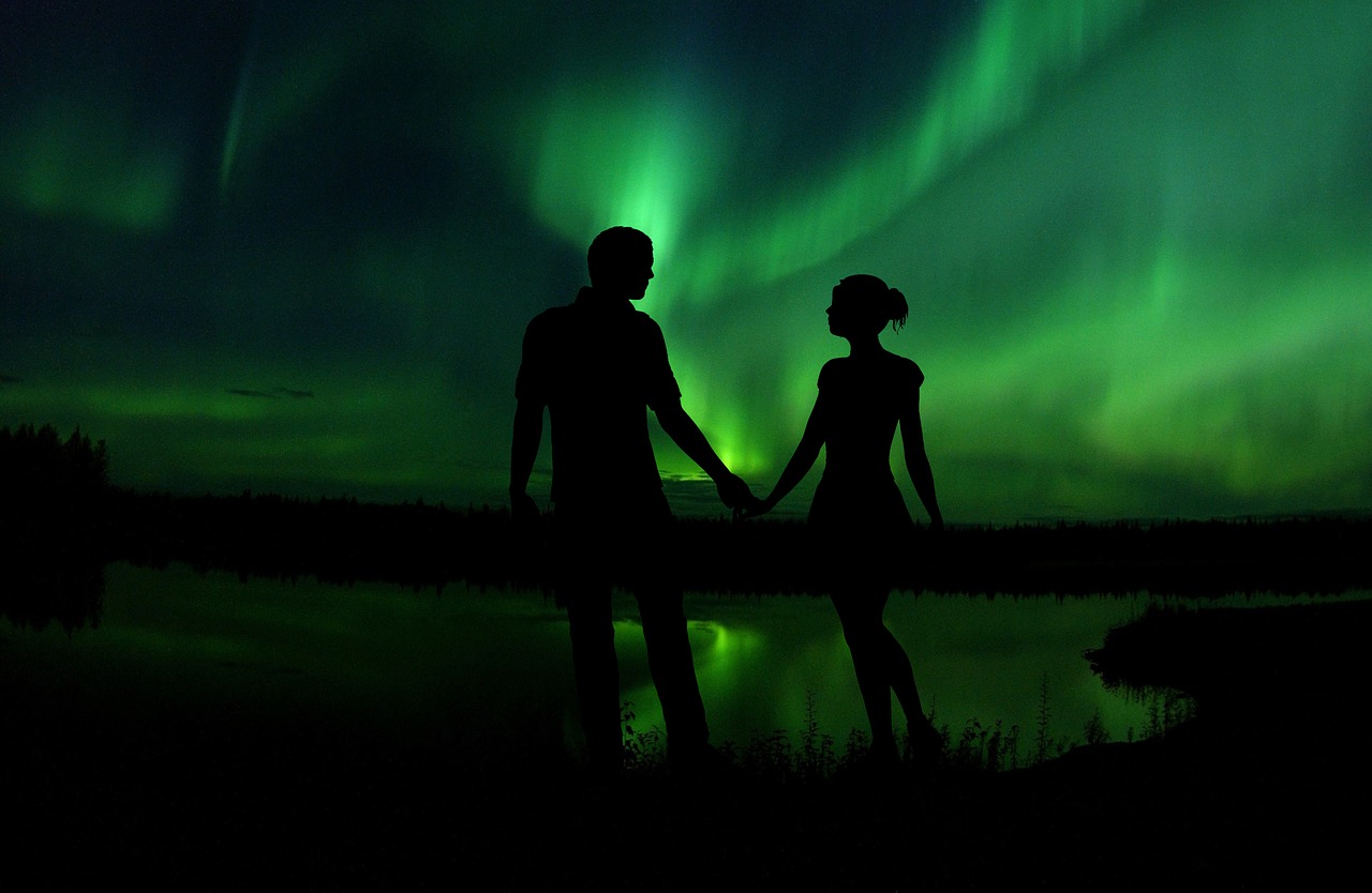 aurora  boreale  couple free photo