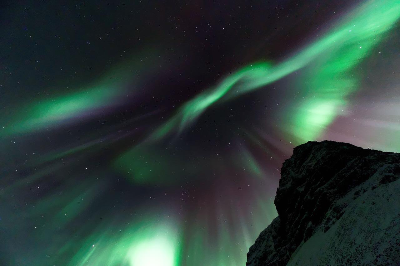 Aurora borealis,dark,night,northern lights,sky - free image from