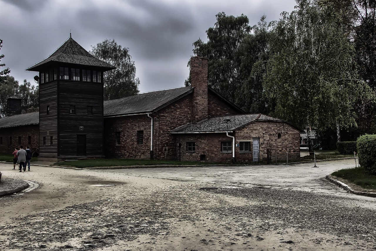 auschwitz 1  auschwitz  poland free photo