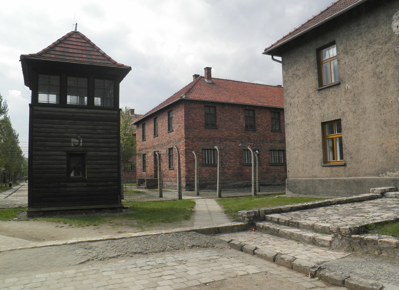 auschwitz concentration camp barak free photo