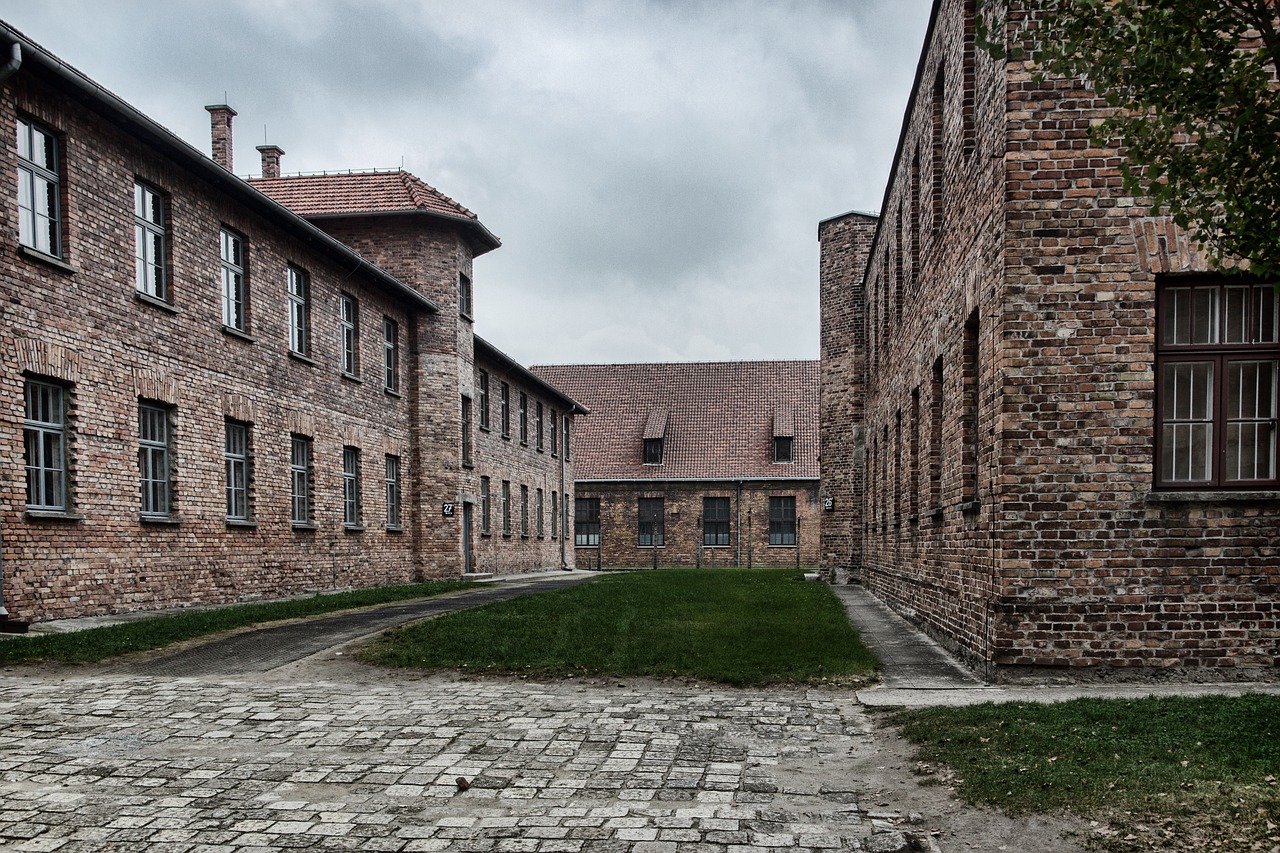 auschwitz i  auschwitz  poland free photo