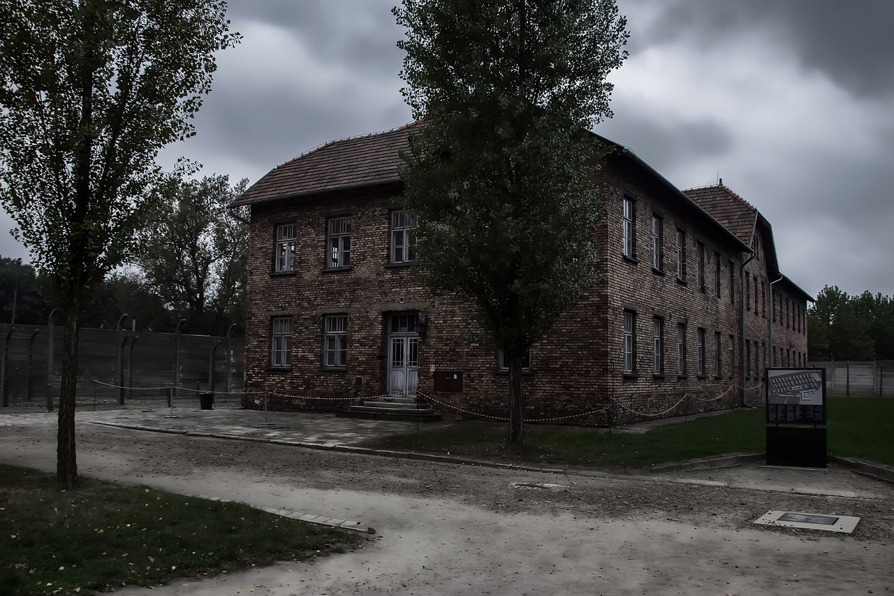 auschwitz i  auschwitz  poland free photo