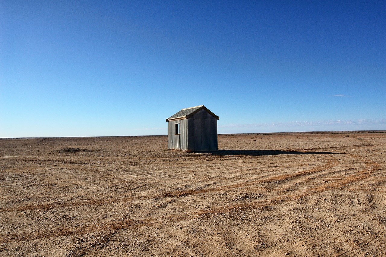 australia desert cabin free photo