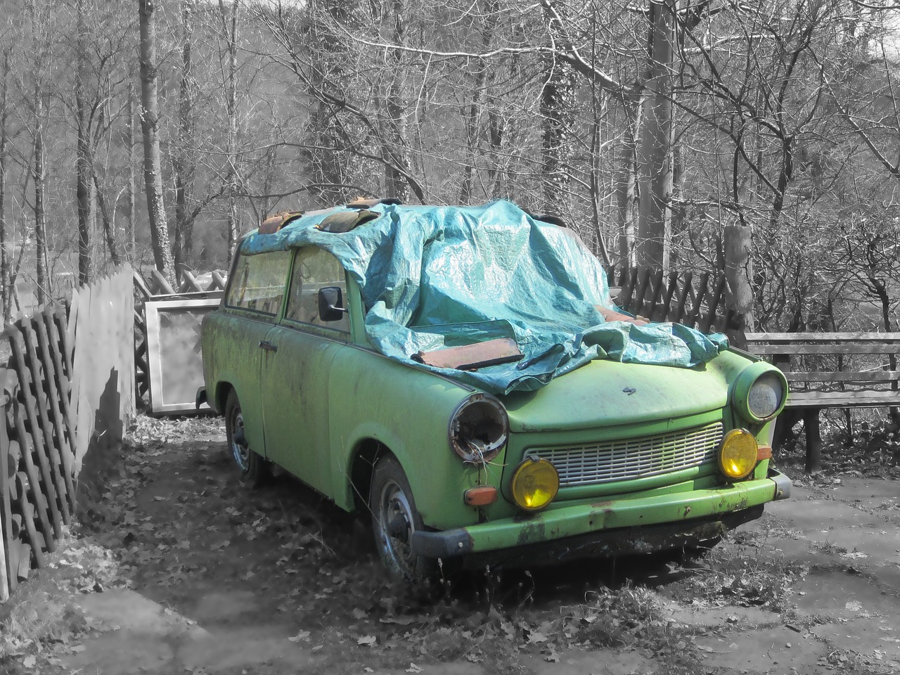 auto wreck trabbi free photo