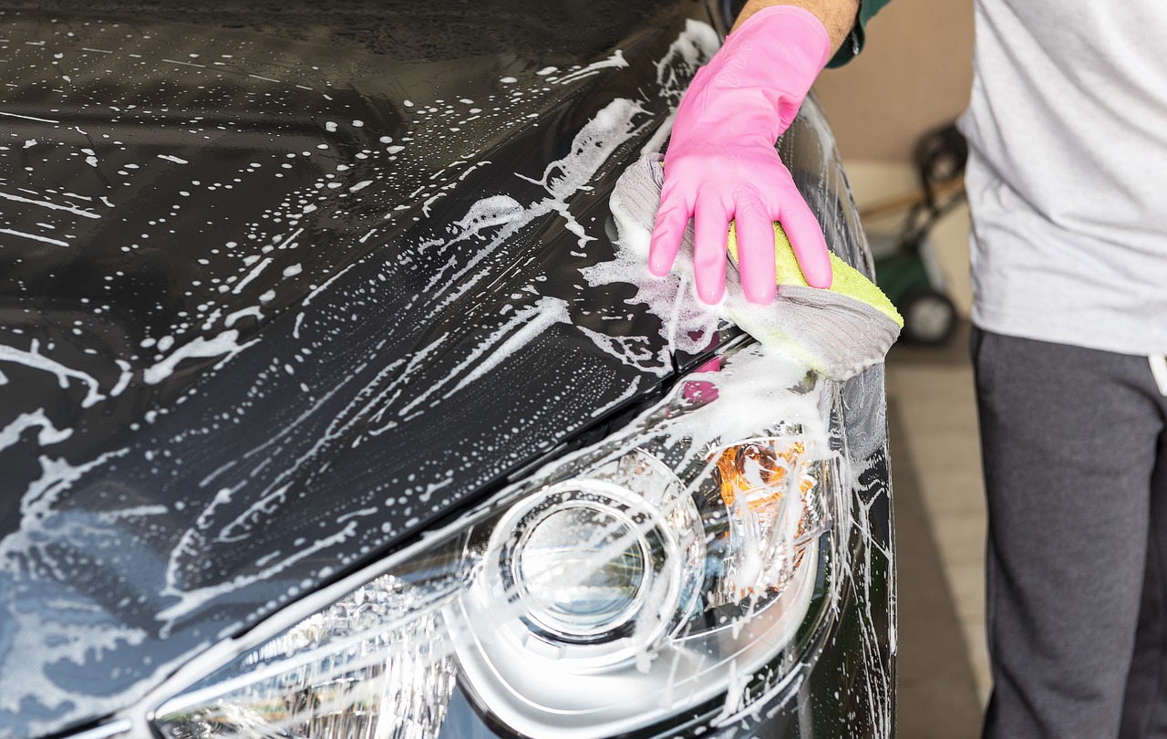 wash a car the car blue free photo