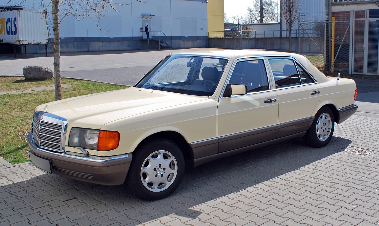 auto  mercedes  w126 free photo