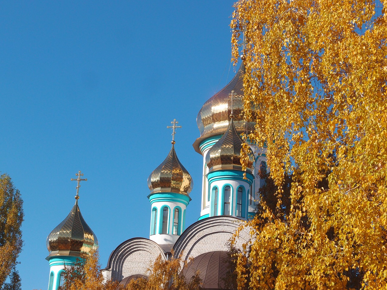 autumn church birch free photo