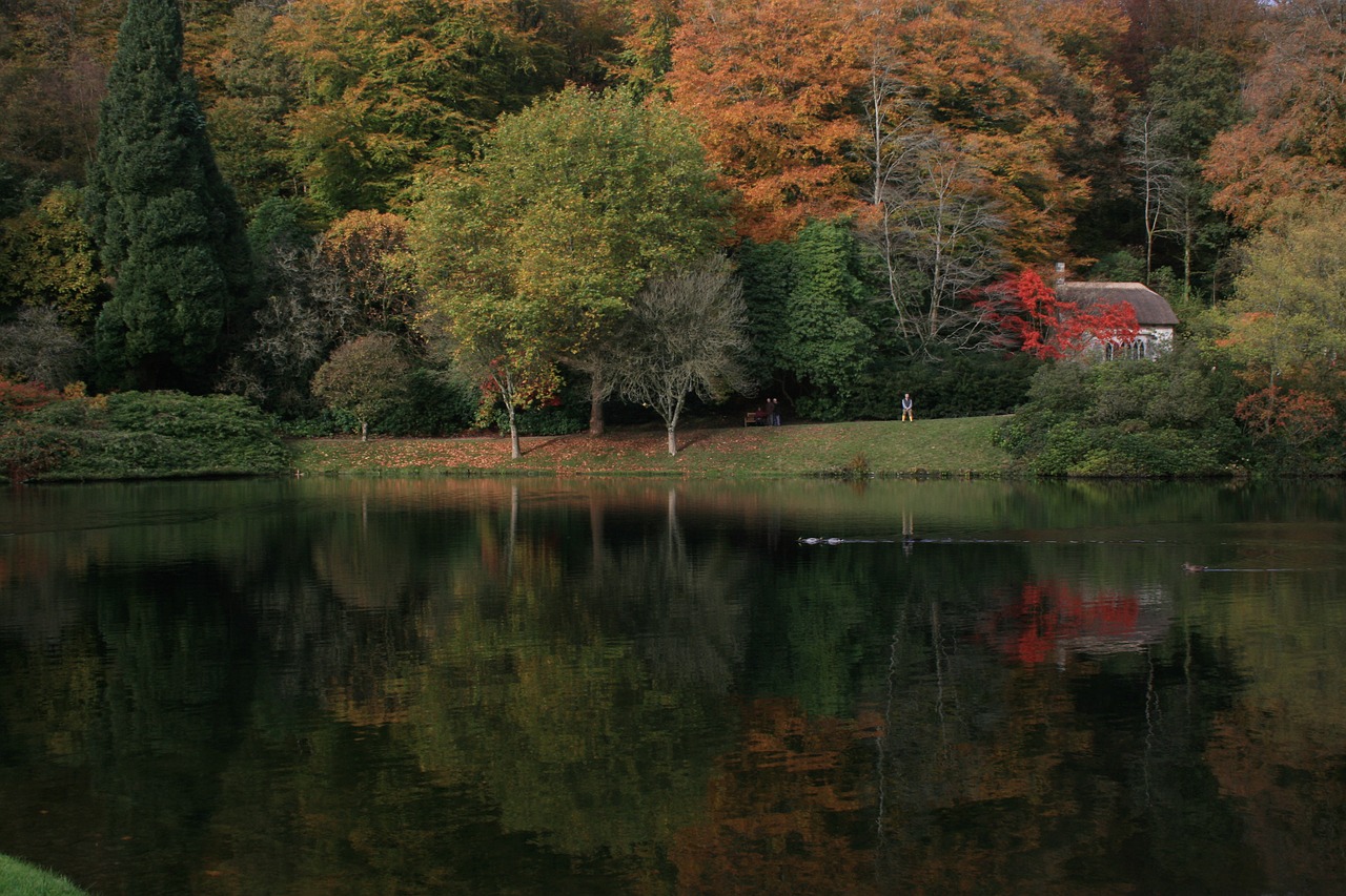 autumn stour-head lake free photo