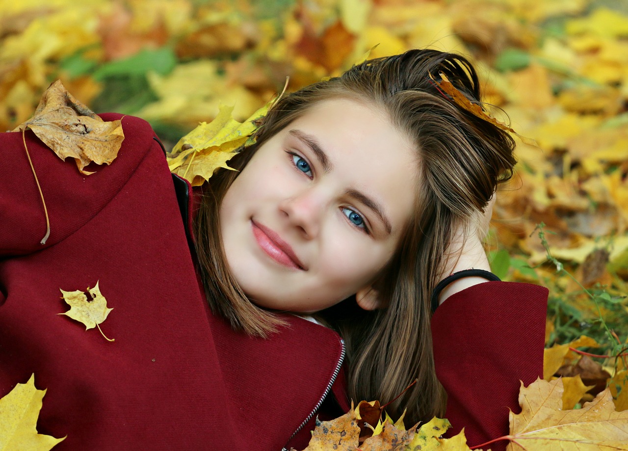 autumn girl leaves free photo