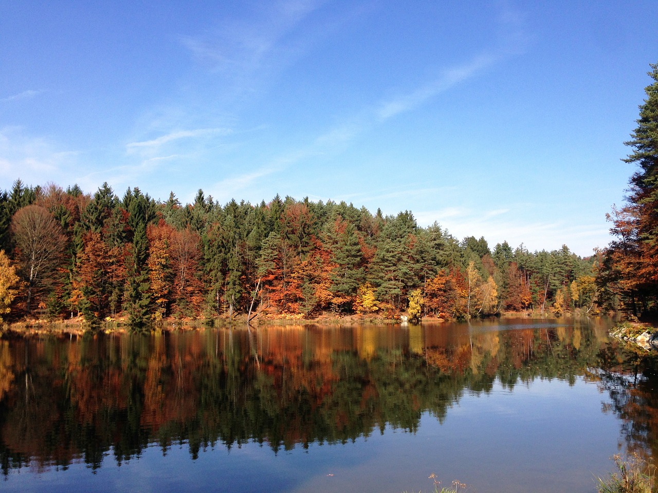 autumn lake mirroring free photo