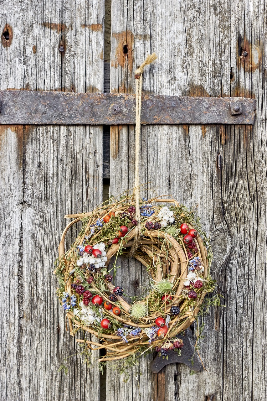 autumn old wreath free photo