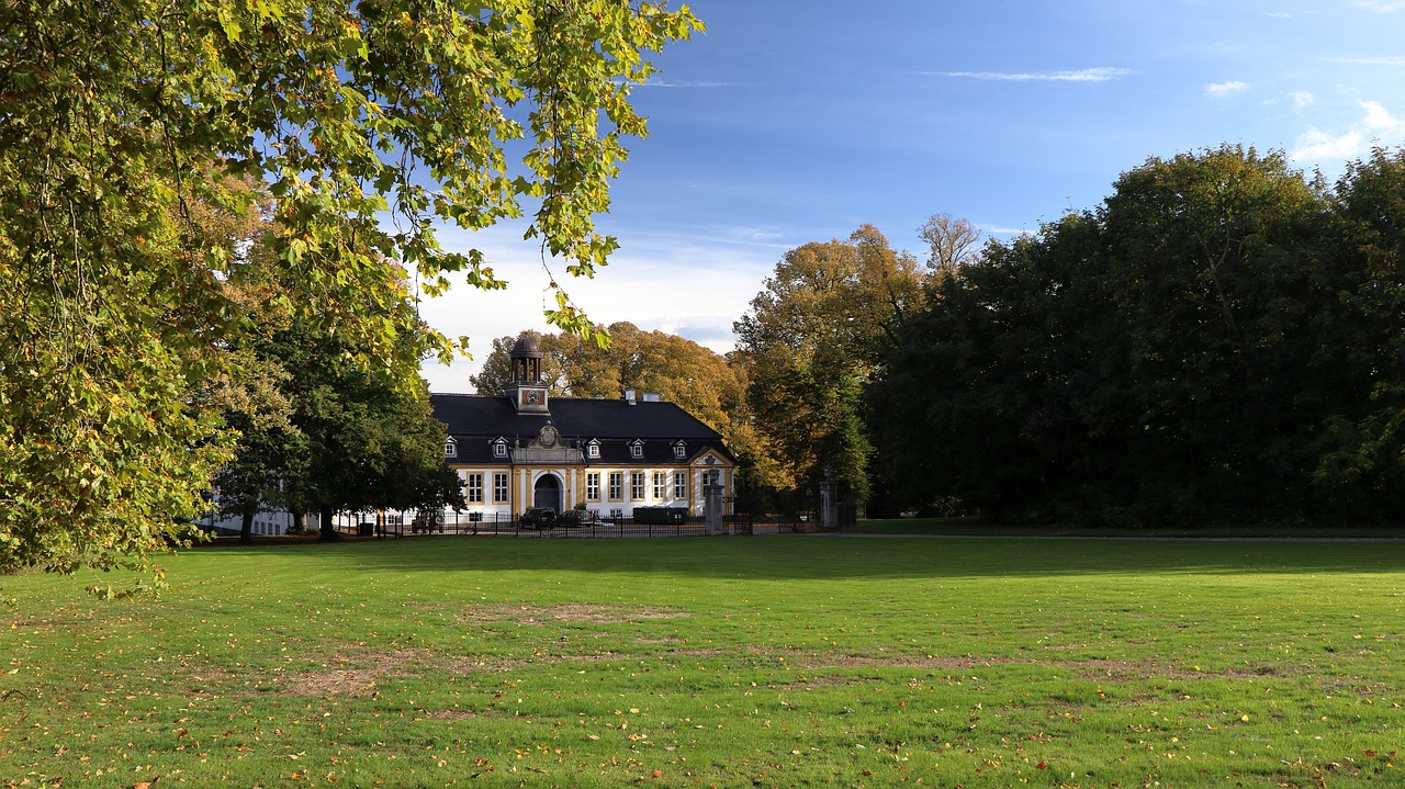 autumn  historic  building free photo