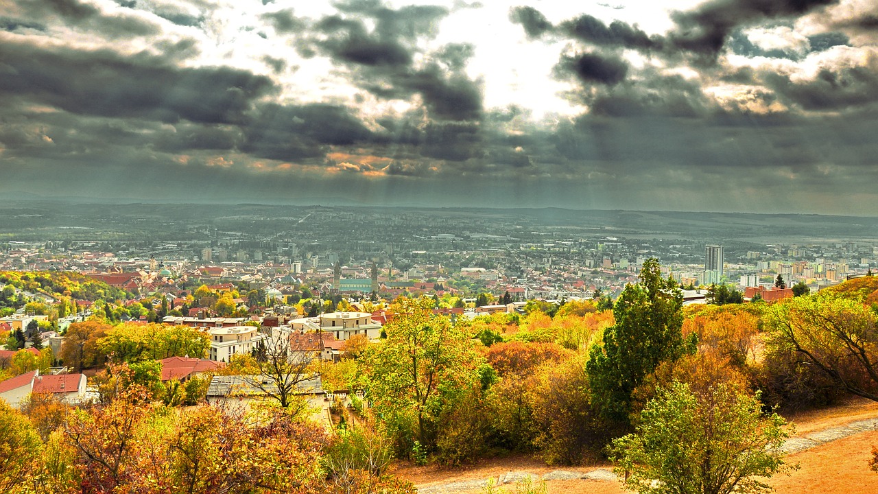 autumn city hungary free photo