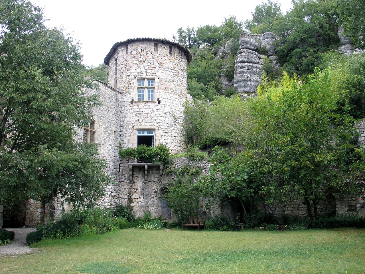 auvergne tower castle free photo