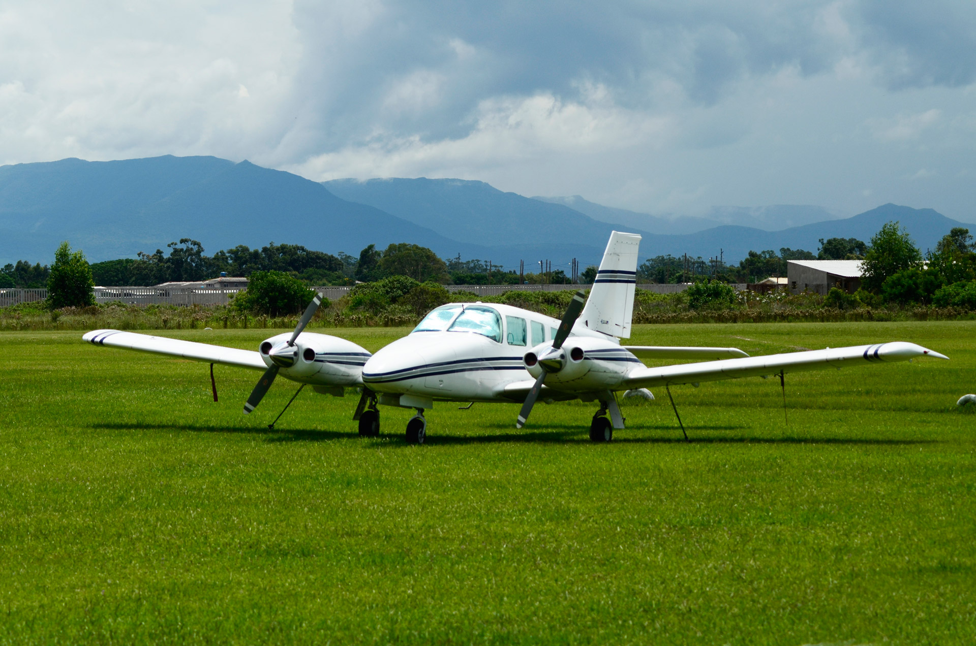 small plane plane free photo