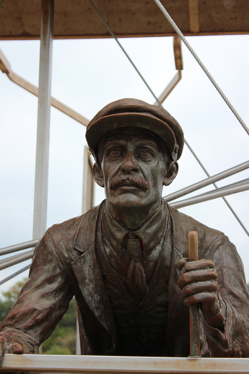 aviation monument bronze free photo