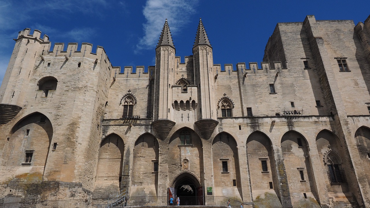 avignon palais des papes city free photo