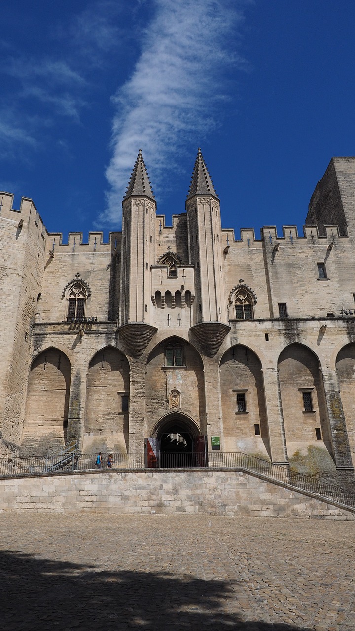 avignon palais des papes gate free photo