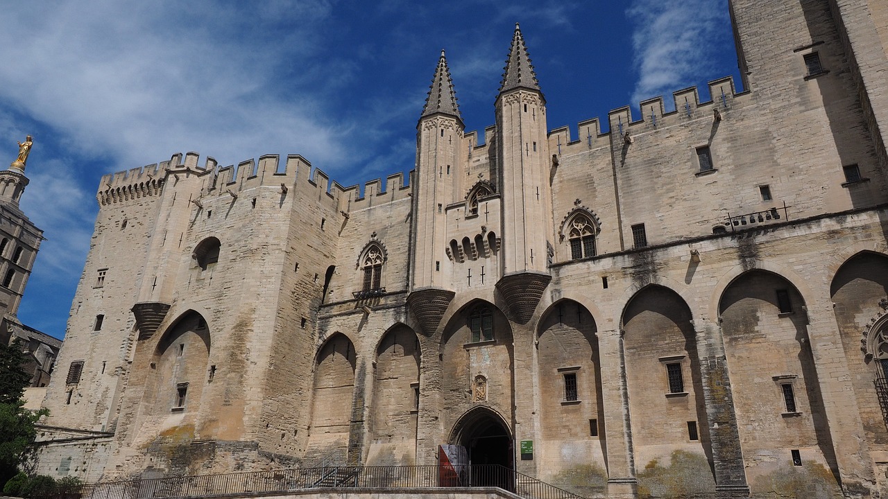 avignon palais des papes city free photo