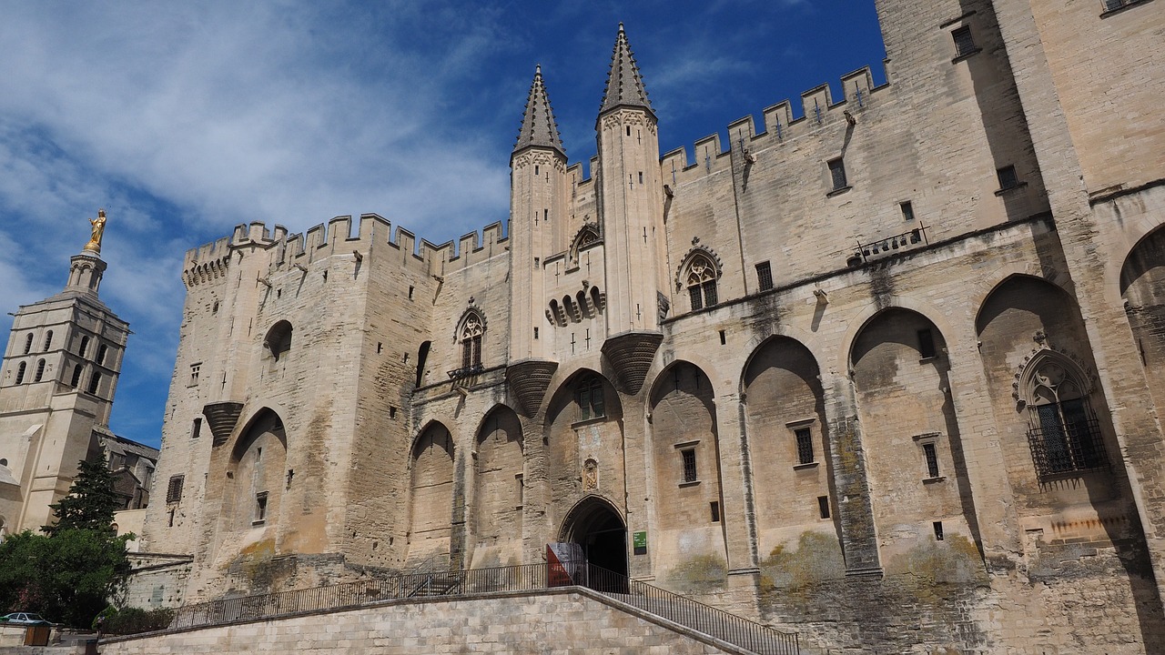 avignon palais des papes city free photo