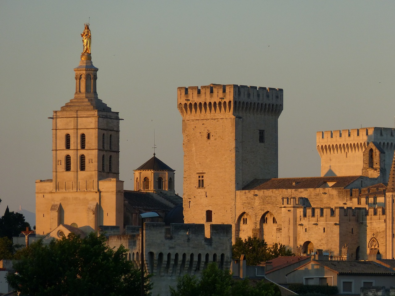 avignon france palais des papes free photo