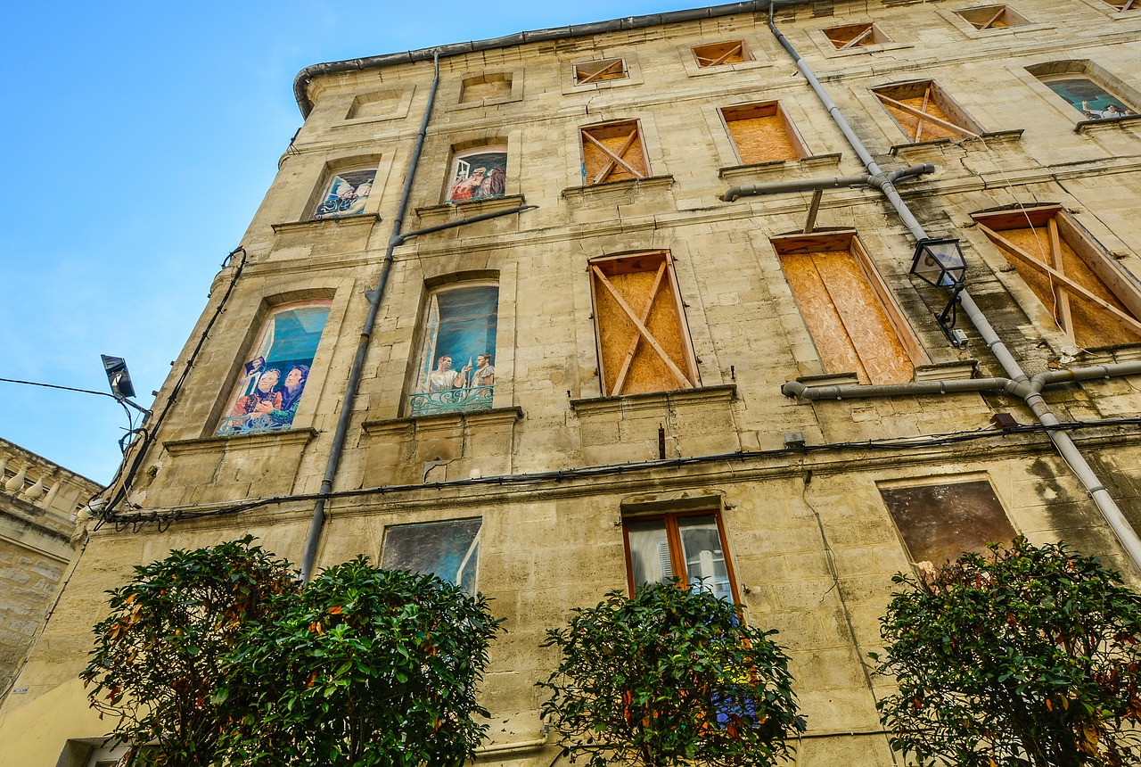 avignon france windows free photo