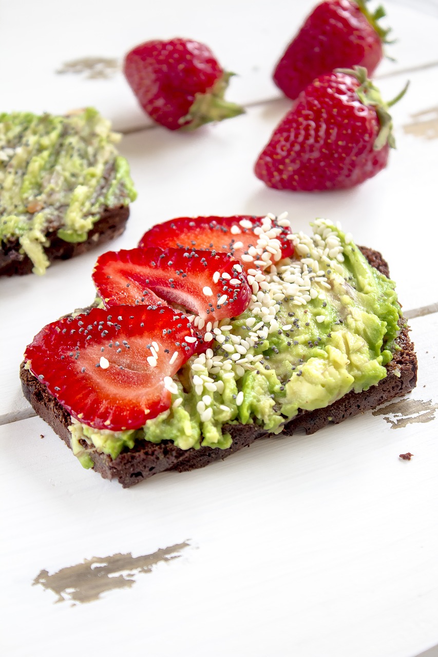 avocado strawberry toast free photo