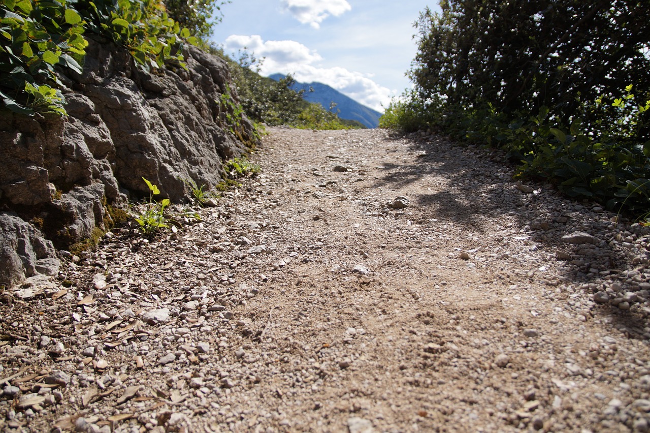 away lane hiking free photo