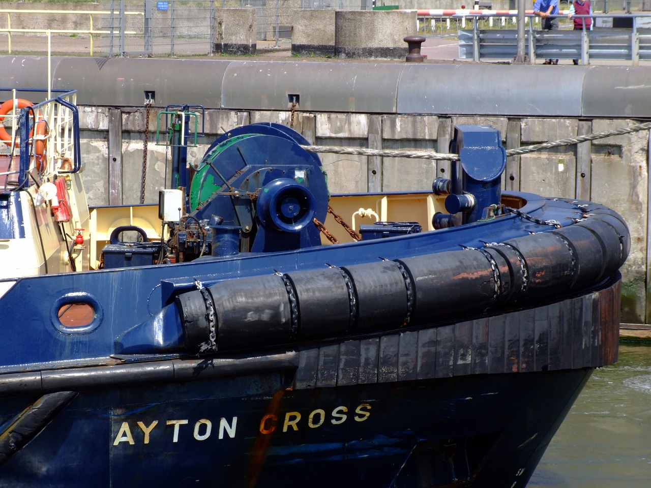 ayton cross bow tugboat free photo