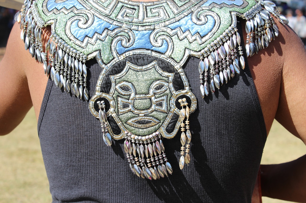 aztec indian coat of arms free photo