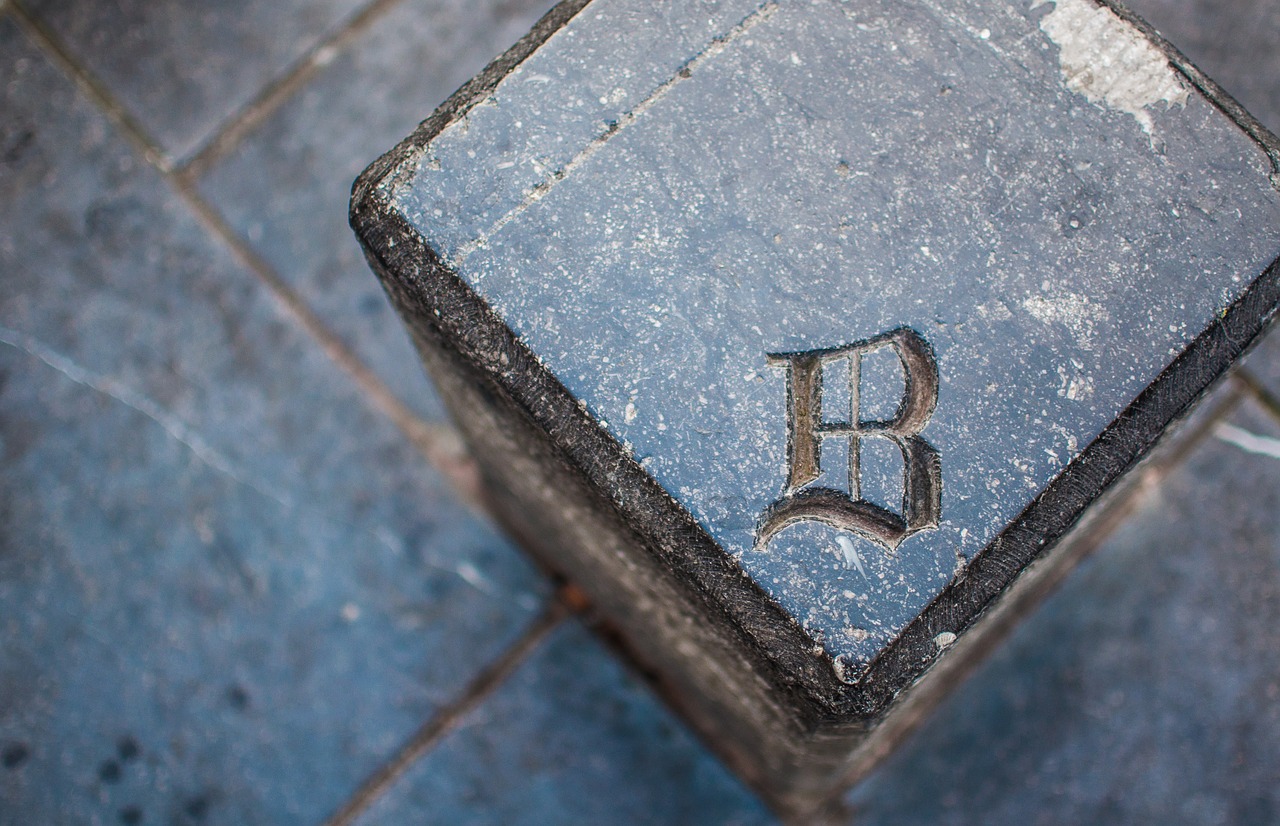 b typeface letter free photo
