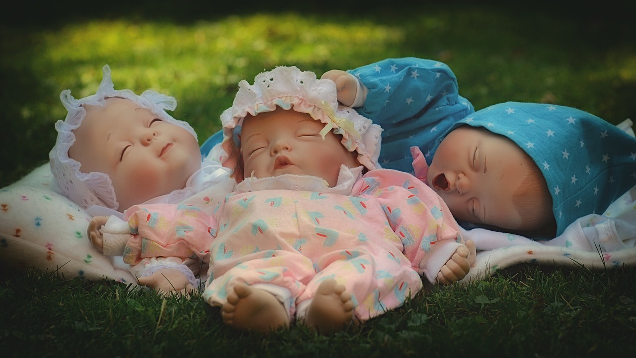 babies  three  sleep free photo