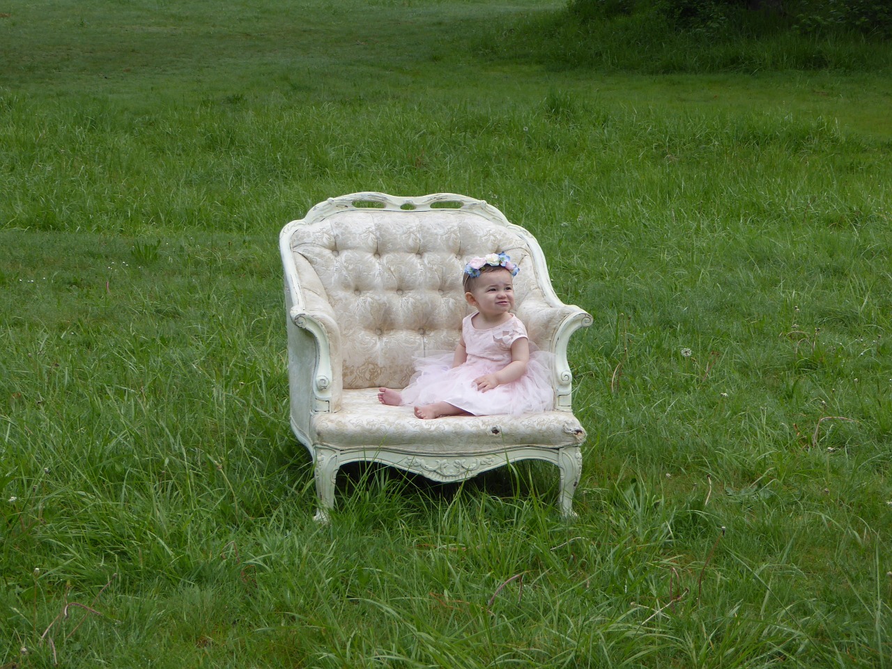 baby portrait chair free photo