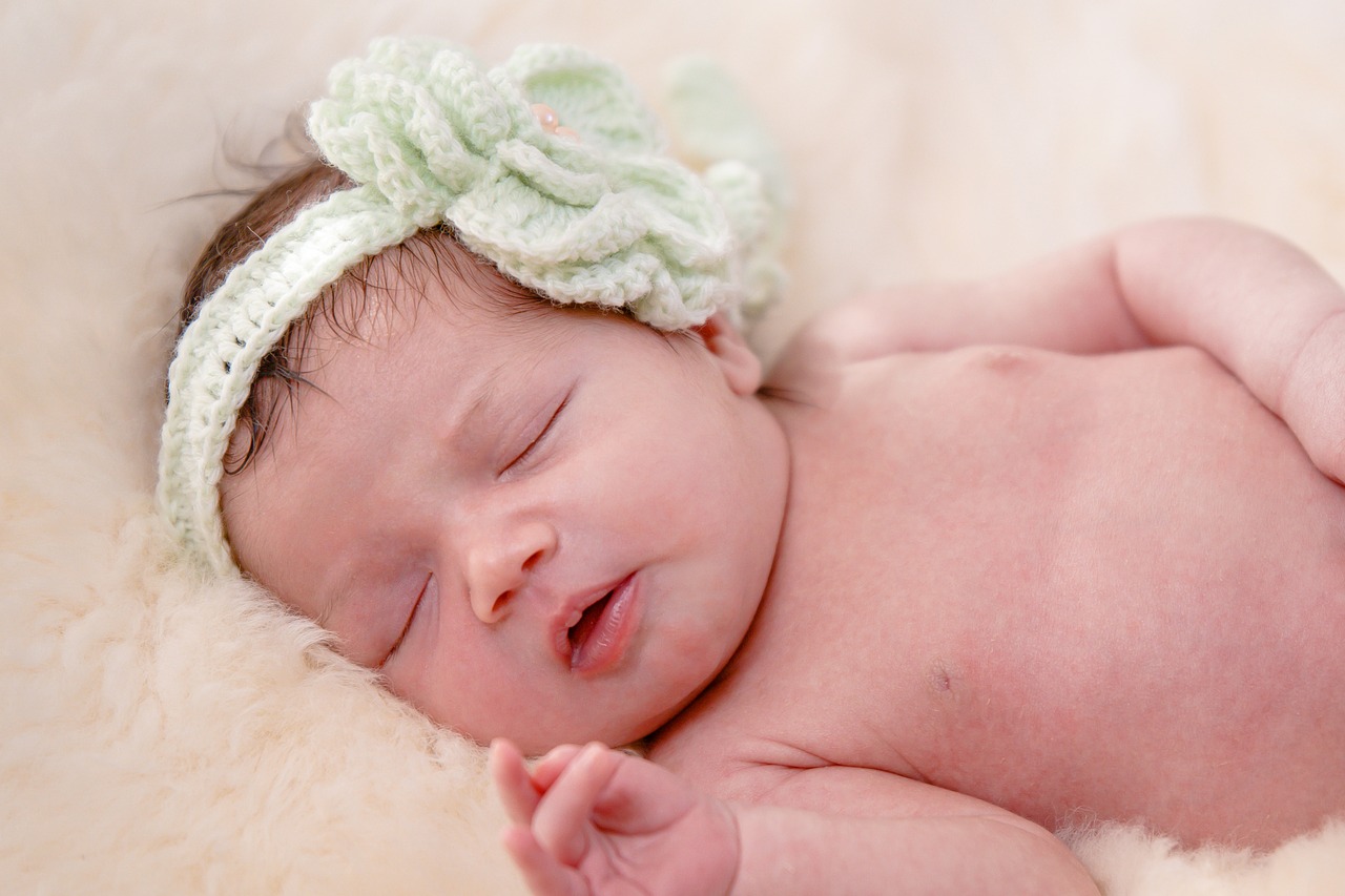 baby newborn girl free photo