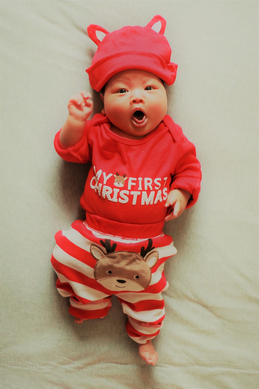 baby the full moon christmas free photo