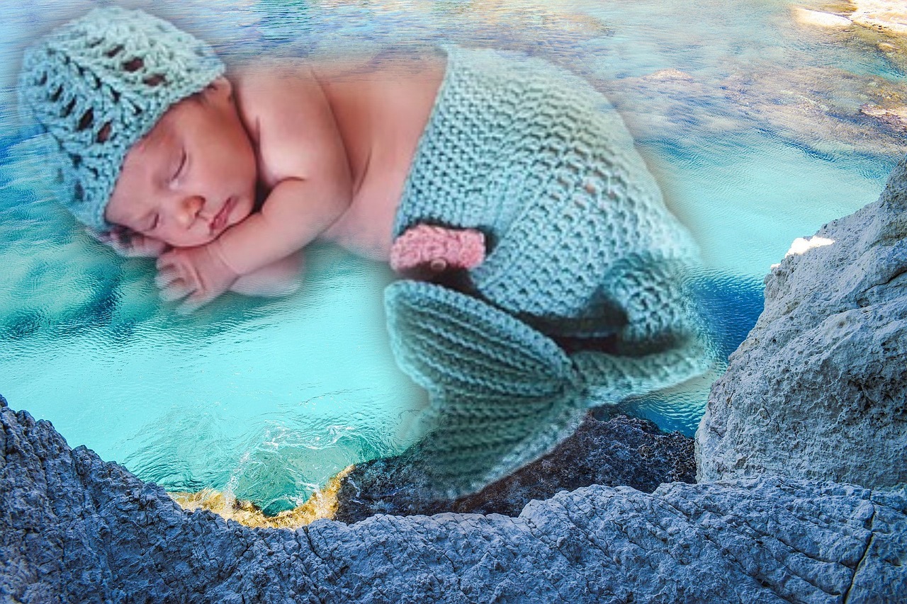 baby infant sea free photo