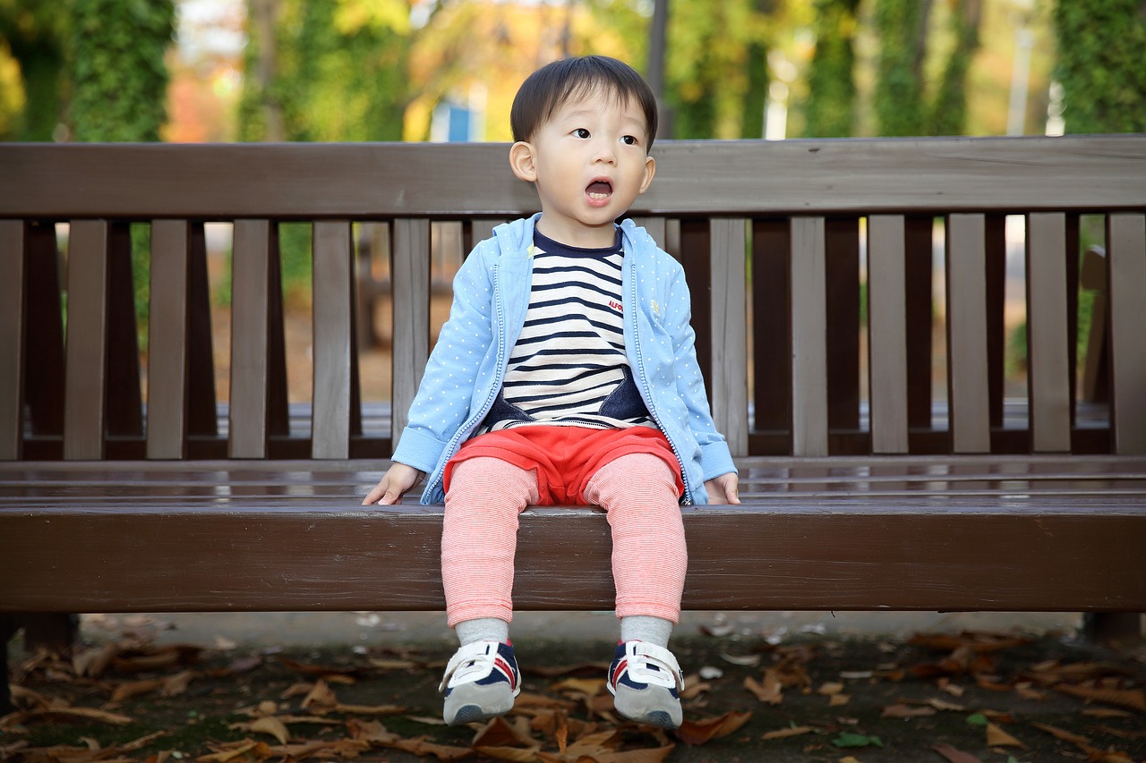 baby song bench free photo