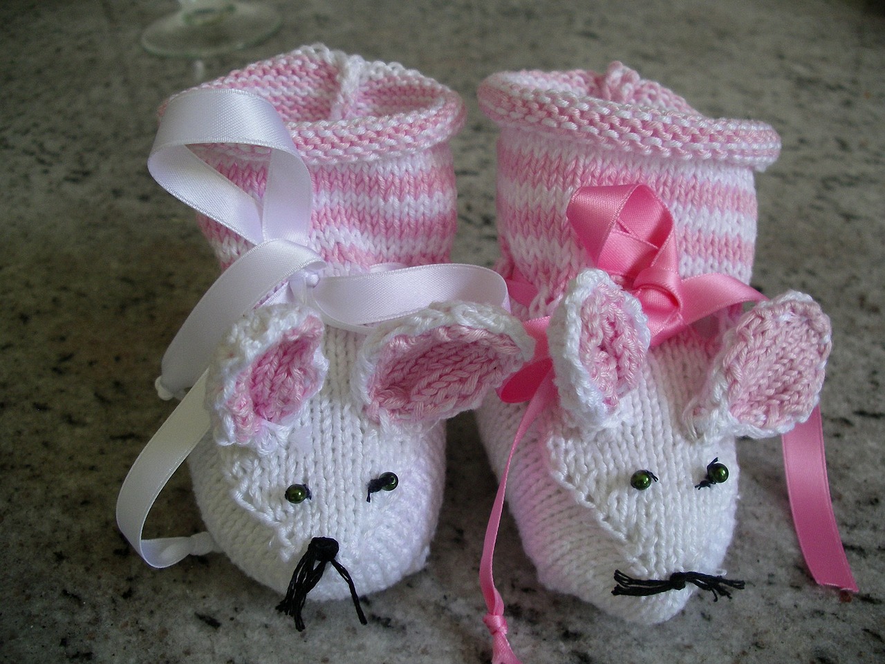 baby mouse shoes knit free photo