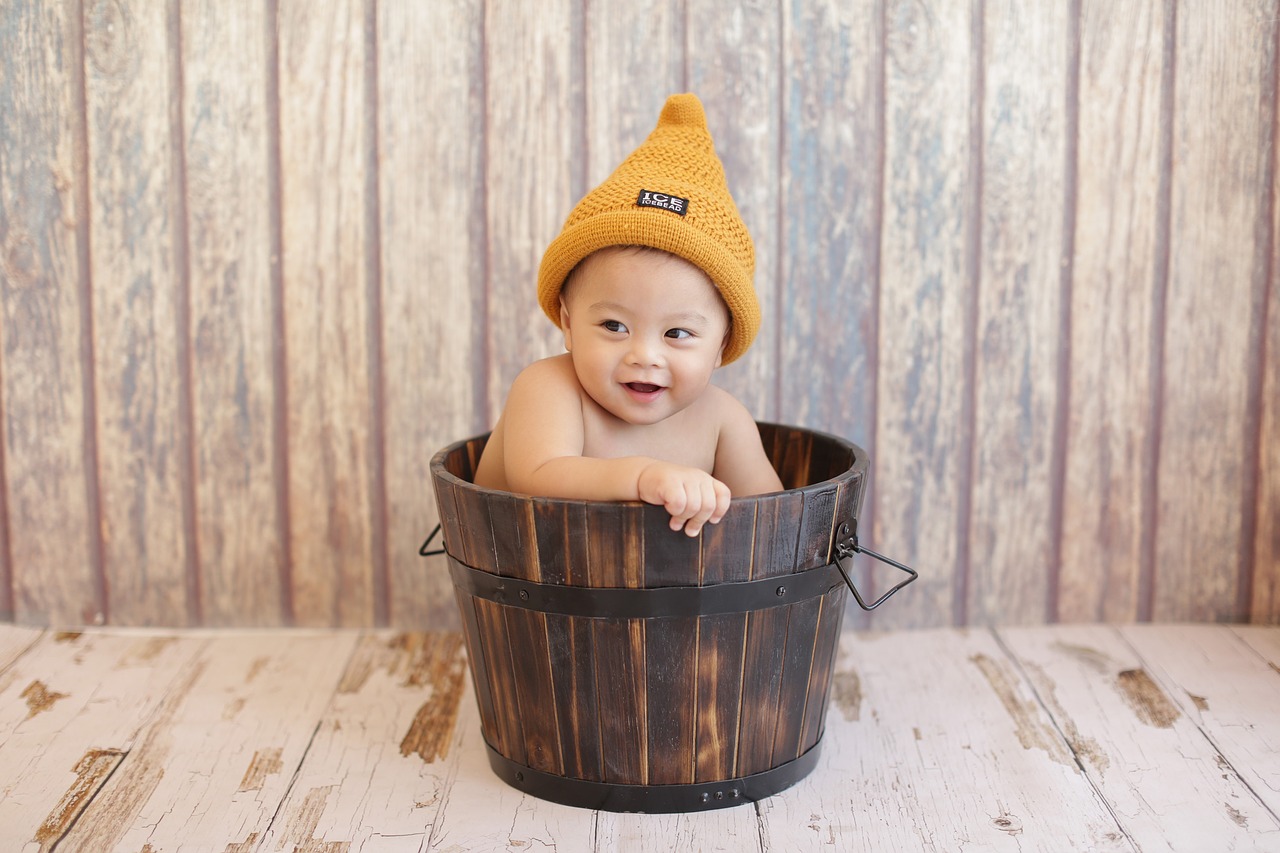 baby  hat  wood box free photo