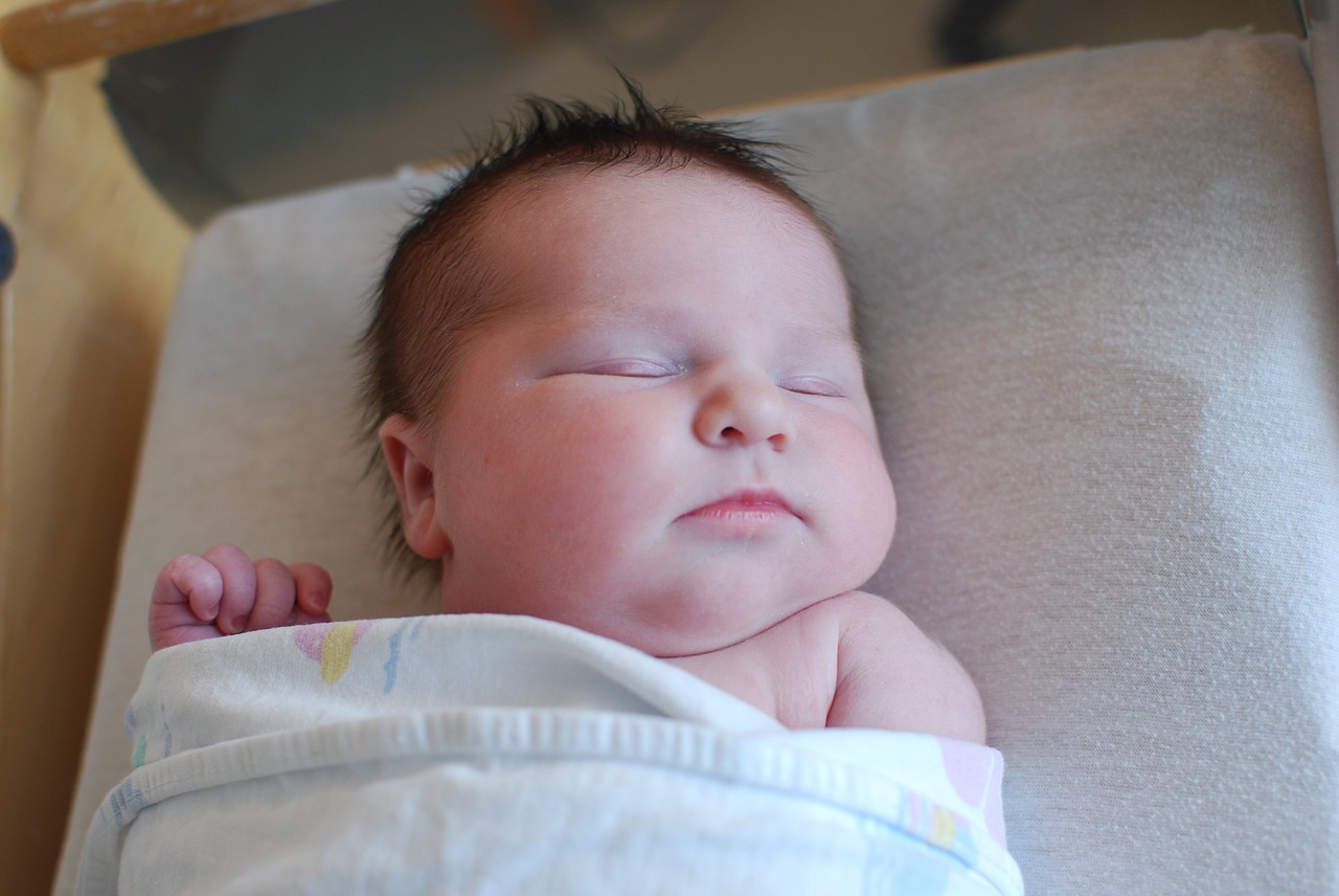 baby  newborn  sleeping free photo