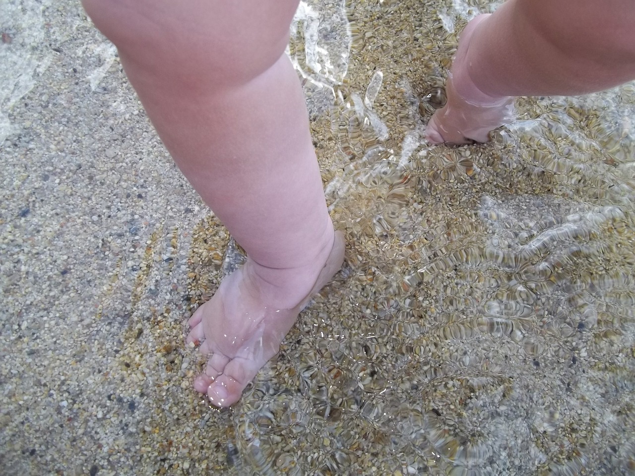 baby foot sand free photo