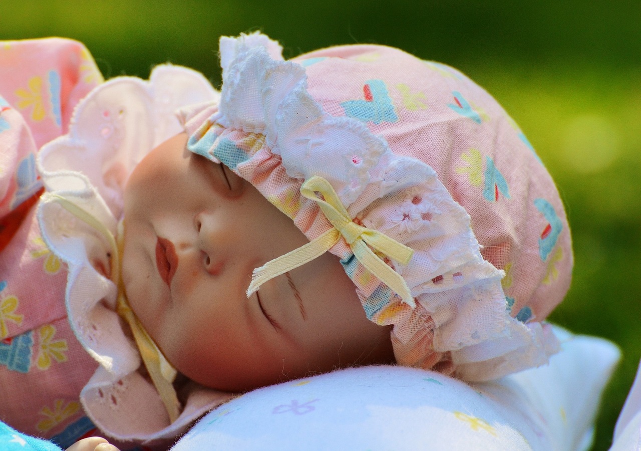 baby sleep eyes closed free photo