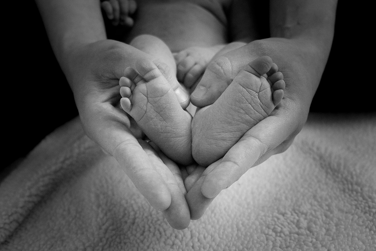 baby feet heart love free photo