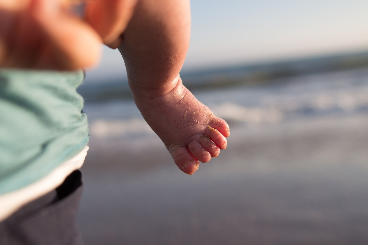 babyfoot foot barefoot free photo